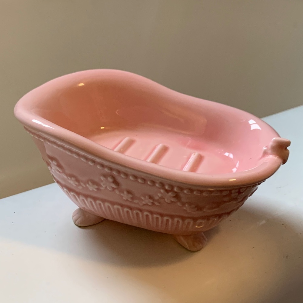 Retro Pink soap dish. Kitsche soap dish. Bathtub soap dish. Bathroom decor